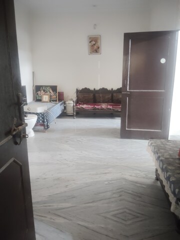 Gym in 3 BHK Independent House at Sector 41 – for Rent