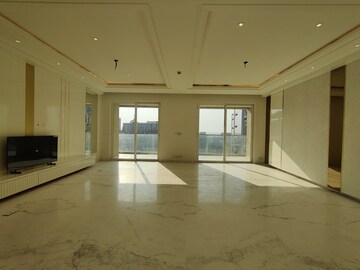 Room in 3 BHK Apartment at Bhartiya Leela Residences, Thanisandra Main Road – for Rent