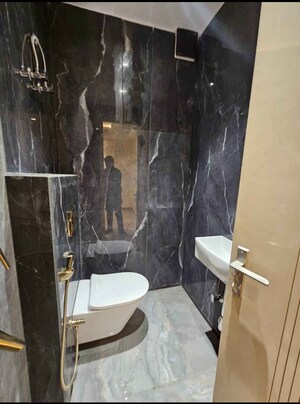 Building Lobby in 4 BHK Builder Floor at Sector 57 – for Sale