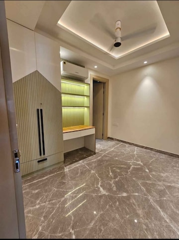 Master Bedroom in 4 BHK Builder Floor at Sector 57 – for Sale