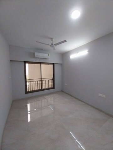Room in 2 BHK Apartment at Sindhi Society – for Rent