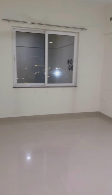 Room in 3 BHK Apartment at K Raheja Vistas Premiere, Mohammadwadi – for Rent