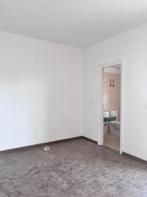 Master Bedroom in 3 BHK Builder Floor at BPTP Park 81, Sector 81 – for Sale