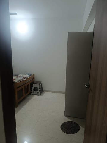 Room in 1 BHK Apartment at Poddar Spraha Diamond, Chembur – for Rent