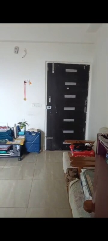 Master Bedroom in 1 BHK Apartment at Gaur City 2 - 14th Avenue, Sector 16c Greater Noida – for Rent