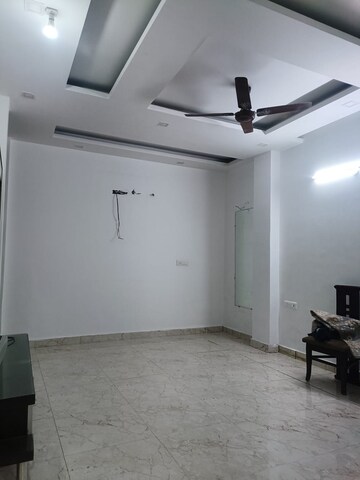 Building Lobby in 3 BHK Builder Floor at Paschim Vihar – for Rent
