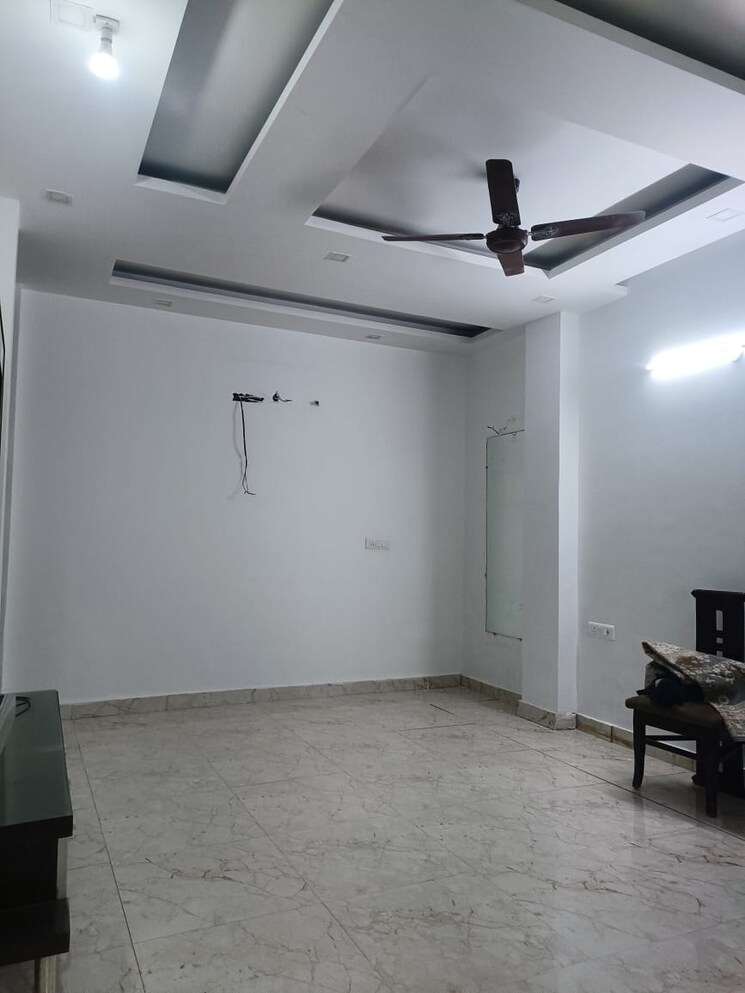 undefined, paschim vihar 3 Bedroom 2150 Sq.Ft. Builder Floor In Paschim Vihar Delhi 8459479