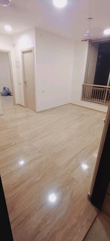1.5 BHK Apartment For Rent in Hiranandani Lavinia, Ghodbunder Road