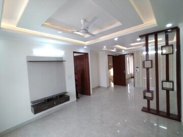Furnished Amenities in 3 BHK Builder Floor at M3M Atrium, Sector 57 – for Rent