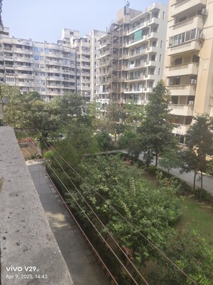 Living Room in 4 BHK Apartment at The New Greenwood, Sector 52 – for Sale