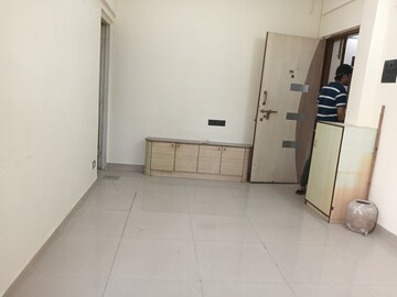 Furnished Amenities in 1 BHK Apartment at Devraj Apartment Goregaon, Goregaon West – for Rent