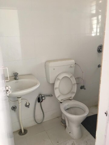 Bathroom in 2 BHK Apartment at Doranda – for Rent