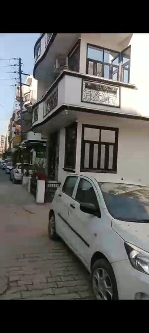 Living Room in 6+ BHK Independent House at Girdhar Enclave, Gt Road – for Sale