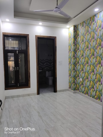Room in 2 BHK Builder Floor at Vasundhara Sector 1 – for Rent