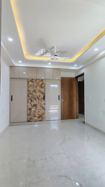 Master Bedroom in 3 BHK Builder Floor at M3M Atrium, Sector 57 – for Rent