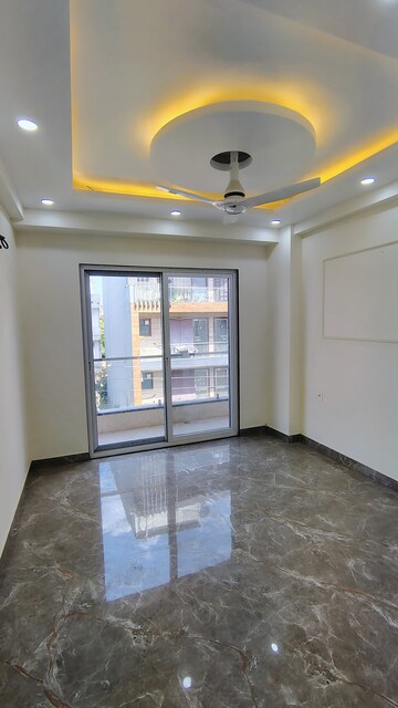 Master Bedroom in 3 BHK Builder Floor at M3M Atrium, Sector 57 – for Rent
