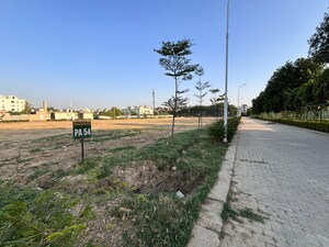  Plot For Sale in BPTP Parkland Pride, Sector 77