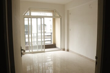 Room in 3 BHK Builder Floor at Bangur Avenue – for Sale