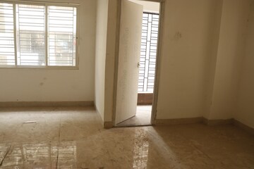 Room in 3 BHK Builder Floor at Bangur Avenue – for Sale