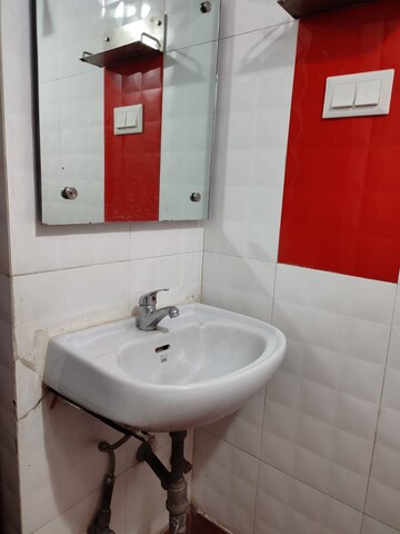Bathroom in 3 BHK Apartment at Jnu Aravali Apartments, Sector 56 – for Rent