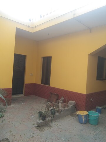 Master Bedroom in 4 BHK Independent House at Chattarpur – for Rent