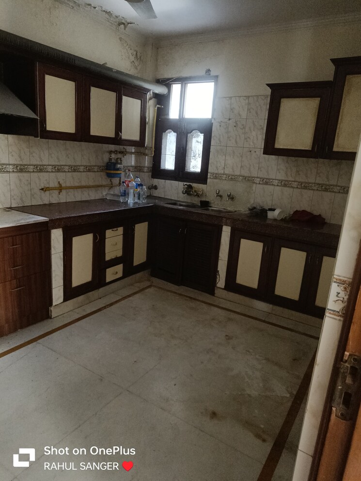 Kitchen, panchsheel vihar 3 Bedroom 100 Sq.Yd. Builder Floor In Panchsheel Vihar Delhi 8460251