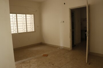 Room in 3 BHK Builder Floor at Bangur Avenue – for Sale
