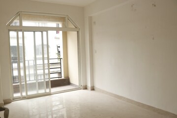 Room in 3 BHK Builder Floor at Bangur Avenue – for Sale