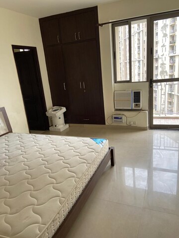 Bedroom in 3 BHK Builder Floor at Unitech South City 1, South City 1 – for Rent