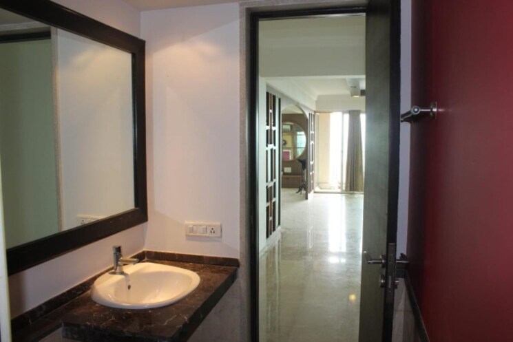 Bathroom, hiranandani-gardens-evita 5 Bedroom 4000 Sq.Ft. Apartment In Powai Mumbai 8460303