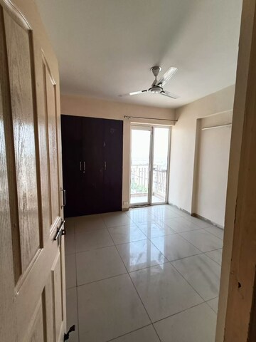 2 BHK Apartment For Rent in Wave Dream Homes, Wave City