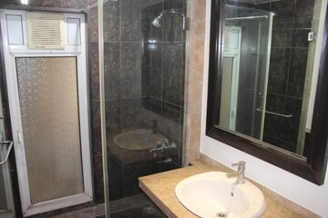 Bathroom in 5 BHK Apartment at Hiranandani Gardens Evita, Powai – for Rent