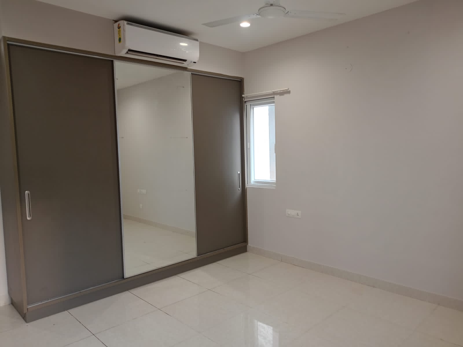 3.5 BHK + Pooja Room Apartment For Rent in Prestige High Fields