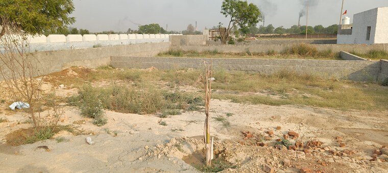Garden, upsidc site b  100 Sq.Yd. Plot In Upsidc Site B Greater Noida 8460493