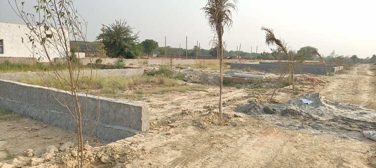 Garden, upsidc site b  100 Sq.Yd. Plot In Upsidc Site B Greater Noida 8460493
