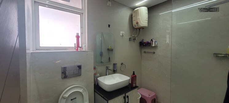 Bathroom, antriksh-green-kaushambi 3.5 Bedroom 2050 Sq.Ft. Apartment In Dabur Chowk Ghaziabad 8460552