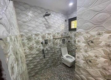 Bathroom in 2.5 BHK Builder Floor at Shashi Garden – for Rent