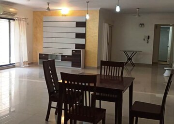 Master Bedroom in 5 BHK Apartment at Ashish Triveni Apartments, Goregaon East – for Rent