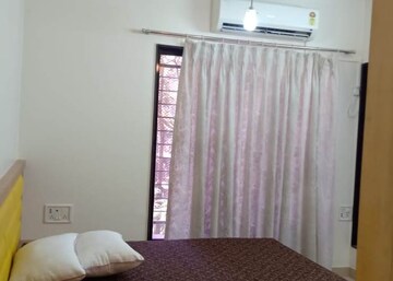 Bedroom in 5 BHK Apartment at Ashish Triveni Apartments, Goregaon East – for Rent