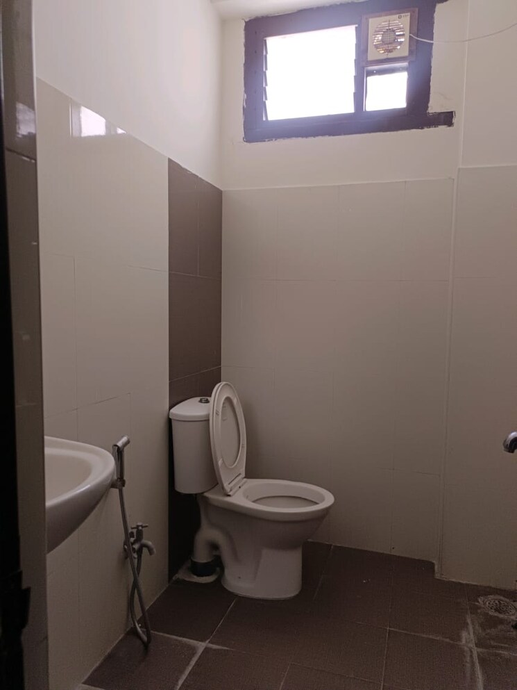 Bathroom, the-down-town 3 Bedroom 2250 Sq.Ft. Apartment In Banjara Hills Hyderabad 8461063