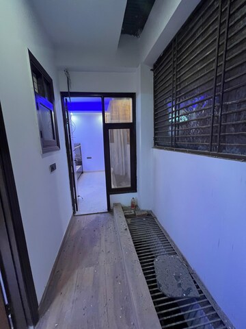Furnished Amenities in 4 BHK Builder Floor at Freedom Fighters Enclave – for Rent