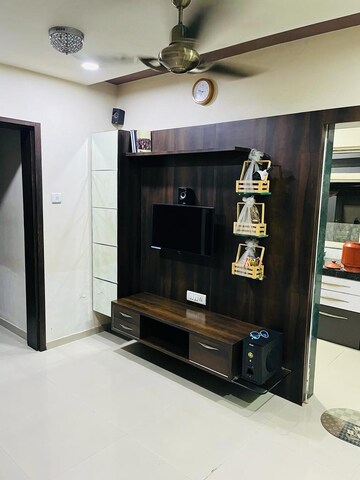 Master Bedroom in 1 BHK Apartment at Borivali East – for Rent