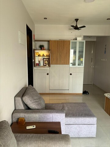 1 BHK Apartment For Rent in Sheth Vasant Oasis, Andheri East
