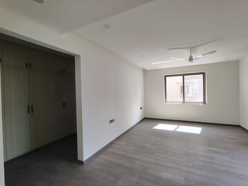 Bedroom in 4 BHK Apartment at Banjara Hills – for Rent
