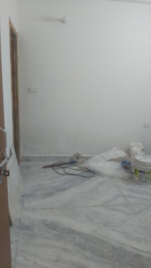 Bathroom in 2.5 BHK Builder Floor at Mayur Vihar – for Sale