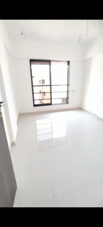 Master Bedroom in 2 BHK Apartment at Vile Parle East – for Rent