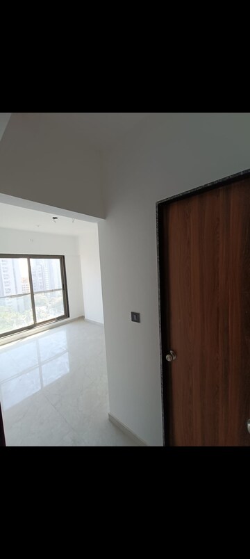 1 BHK Apartment For Rent in Omkar Signet, Malad East