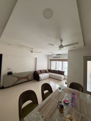 Room in 2.5 BHK Apartment at Gundecha Symphony, Andheri West – for Rent