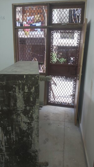 Master Bedroom in 2.5 BHK Builder Floor at Mayur Vihar – for Sale