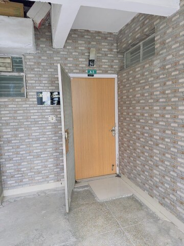 Room in 3 BHK Apartment at Sector 3 Dwarka – for Rent